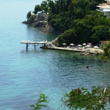 Hotel Perama 2*